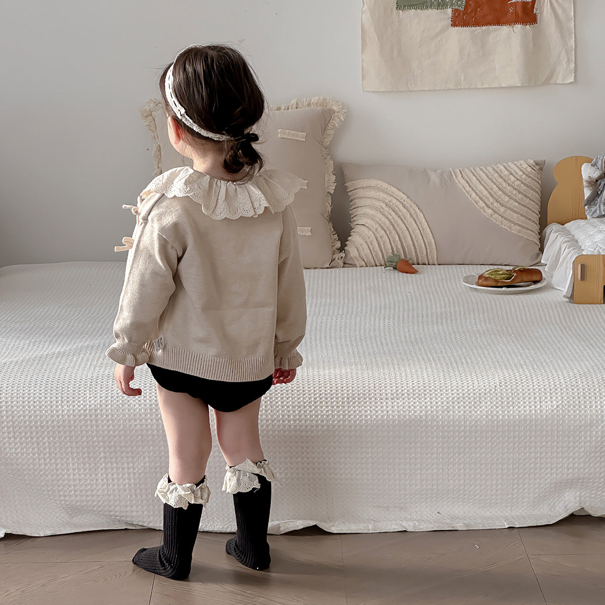 Cute Floral Baby Girl Outfit with Ruffled Top and Overalls Set for Spring and Autumn
