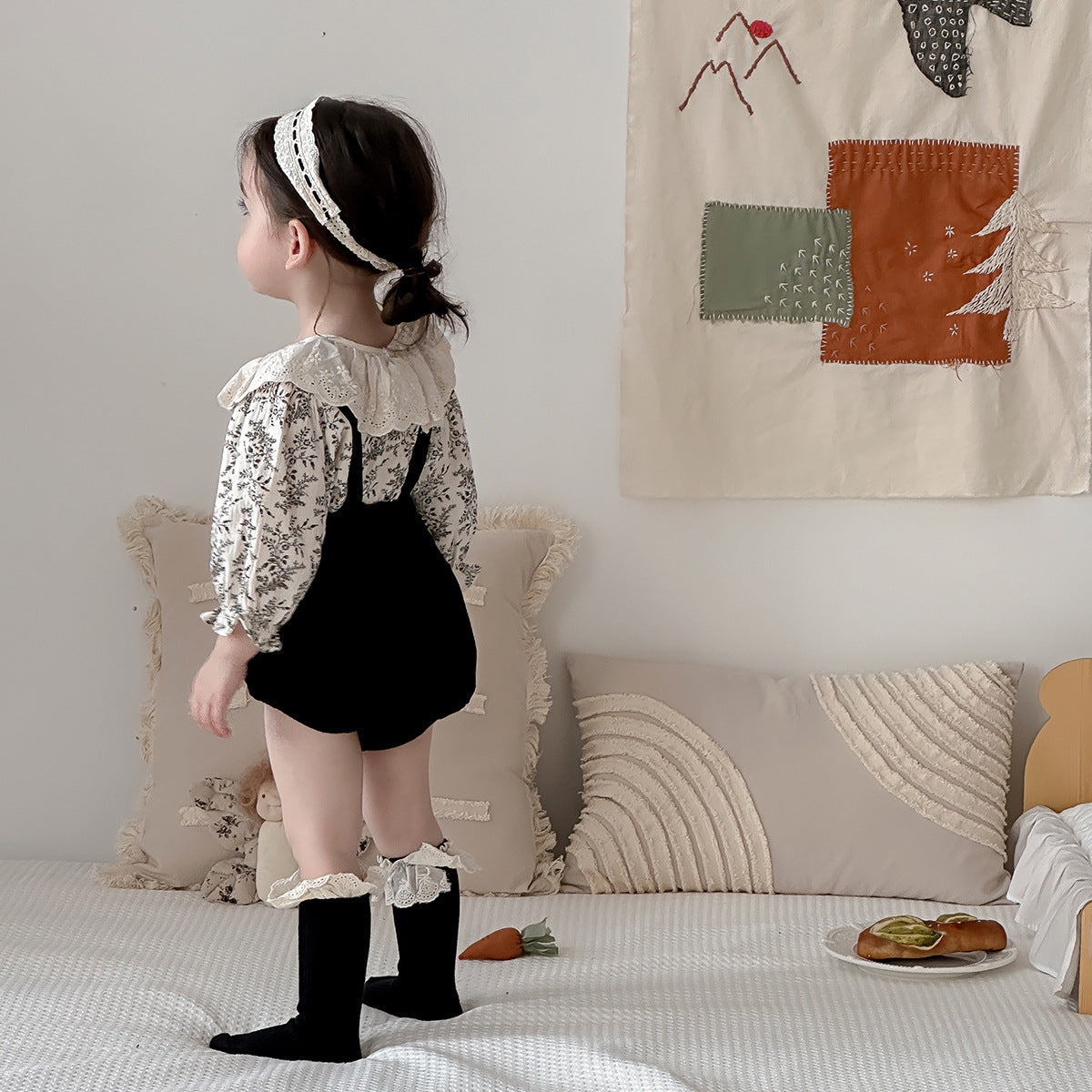 Cute Floral Baby Girl Outfit with Ruffled Top and Overalls Set for Spring and Autumn