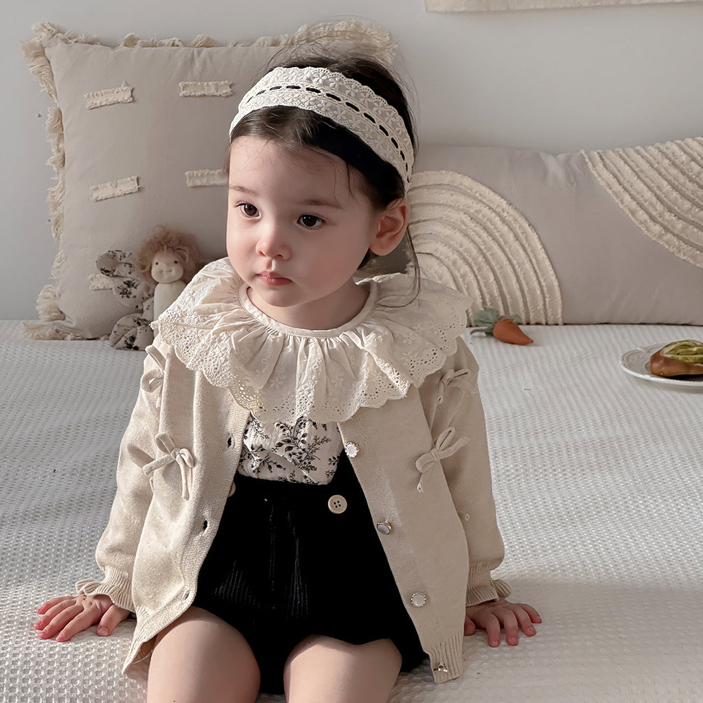 Cute Floral Baby Girl Outfit with Ruffled Top and Overalls Set for Spring and Autumn