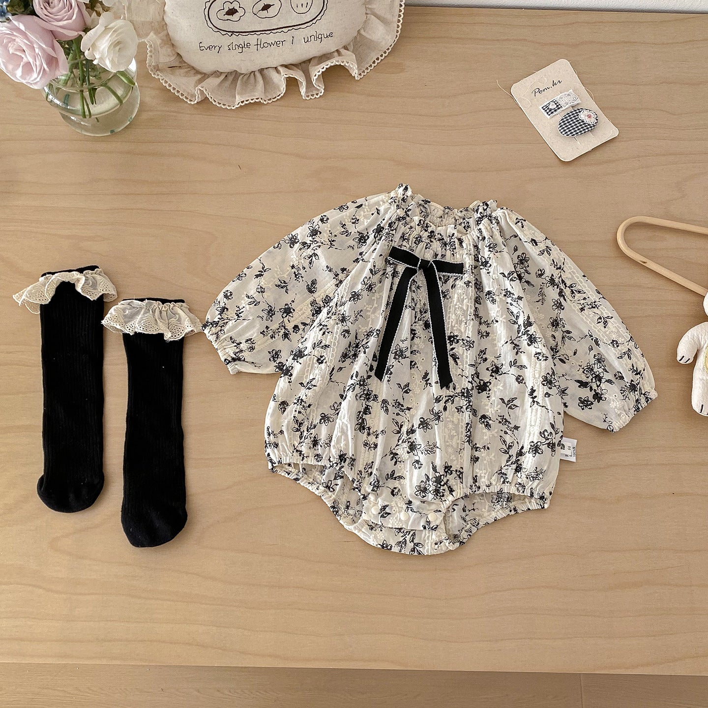 Spring New Baby Girl Floral Cotton Romper with Bow, Stylish Print Cotton Triangular Bodysuit for Infants