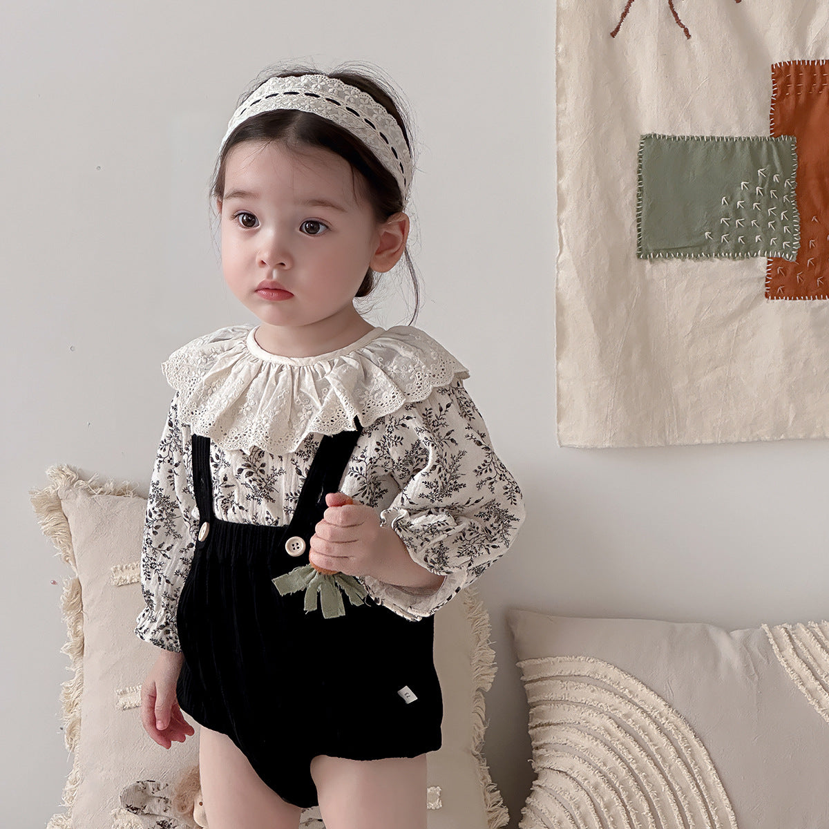 Cute Floral Baby Girl Outfit with Ruffled Top and Overalls Set for Spring and Autumn